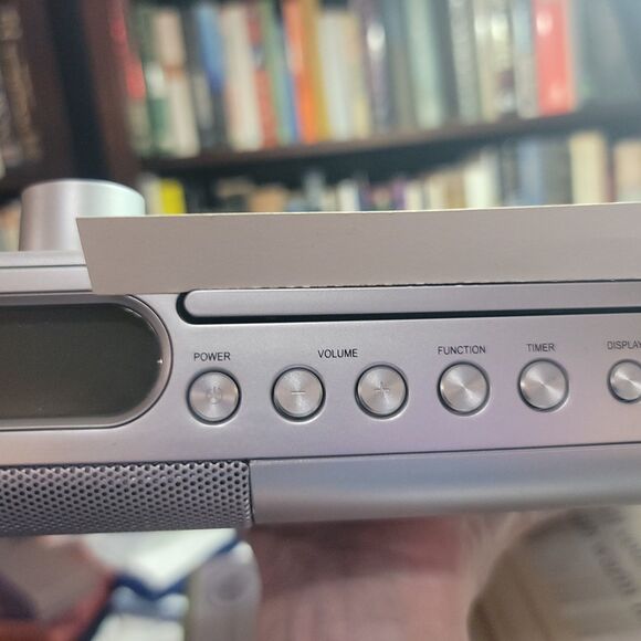 Gpx Capri Under Cabinet CD Player/Radio Mp3 Ready Space Saver AM /FM *New in Box - Picture 16 of 16